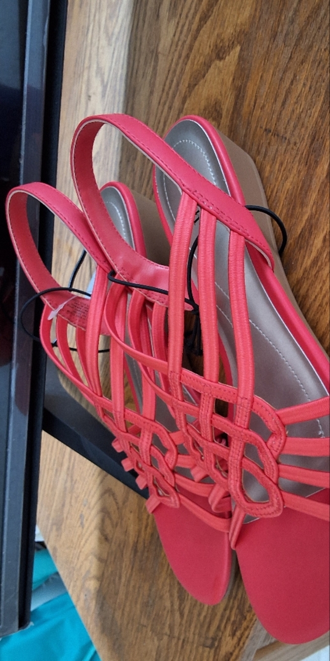 East 5th, NWT, 9 Medium Hot Coral  Strappy Slingback Sandals - Picture 6 of 9